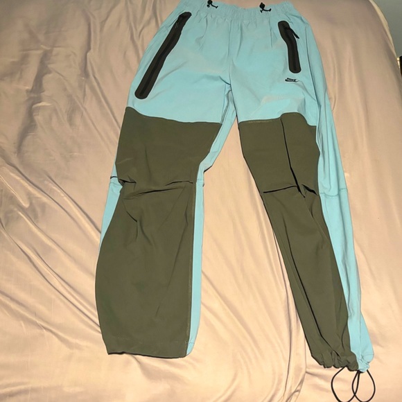Nike cargo pants
